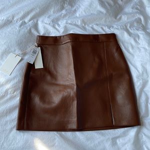Aritzia Wilfred faux leather mini skirt Cognac NWT size 4 small